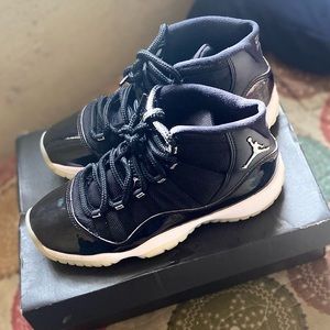 AIR JORDAN 11